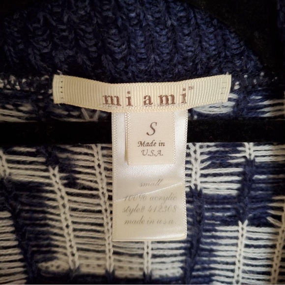 ♥️ miami Women's Blue and Red Geometric Cardigan - Picture 2 of 5